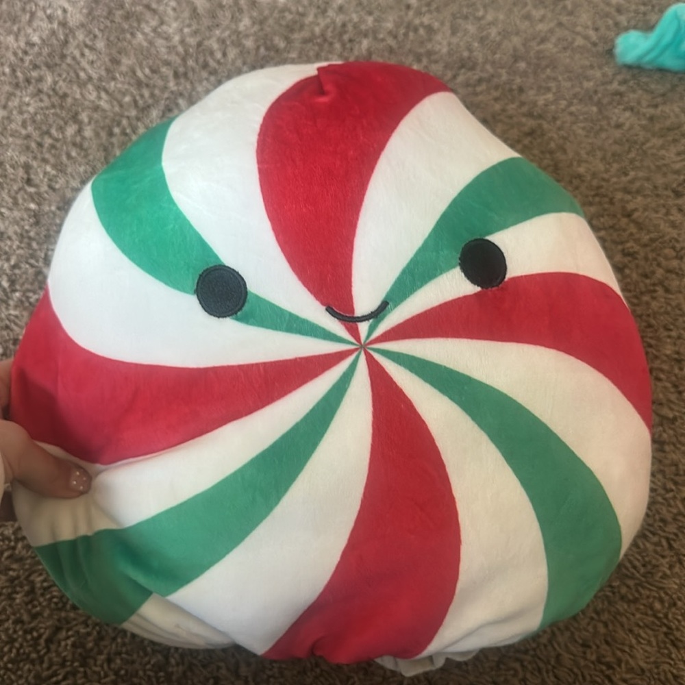 Reversible gnome and candy squishmallow - Picture 4 of 6